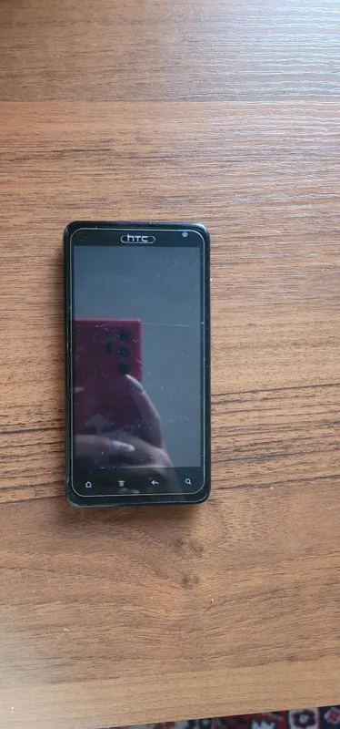 Продаю телефон HTC на запчасти 1 Продаю телефон HTC на запчасти 1