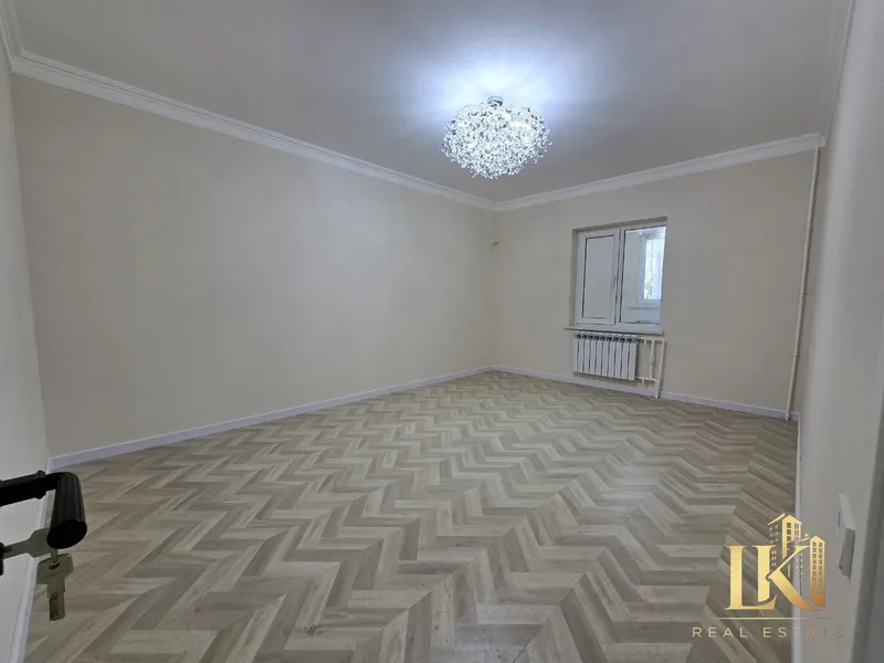 Yangi, ozoda ta’mirli keng 3 xonali kvartira sotiladi, 74 m² (1/9), g‘ishtli uy 3