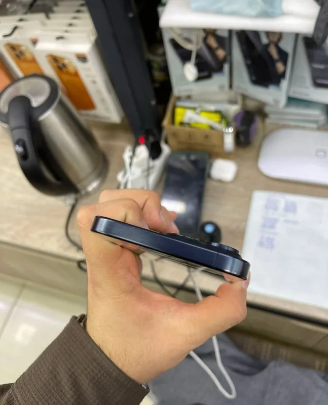 Iphone 15 pro max BLUE 2