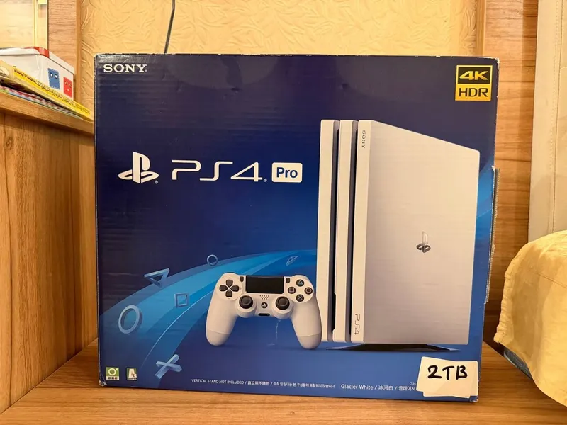 SONY Playstation 4 pro 2 tb