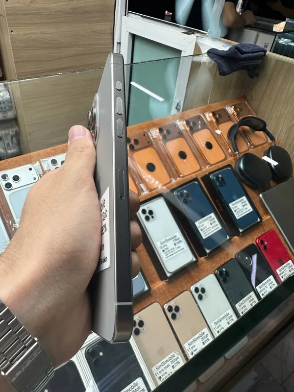 apple 15 pro max 3
