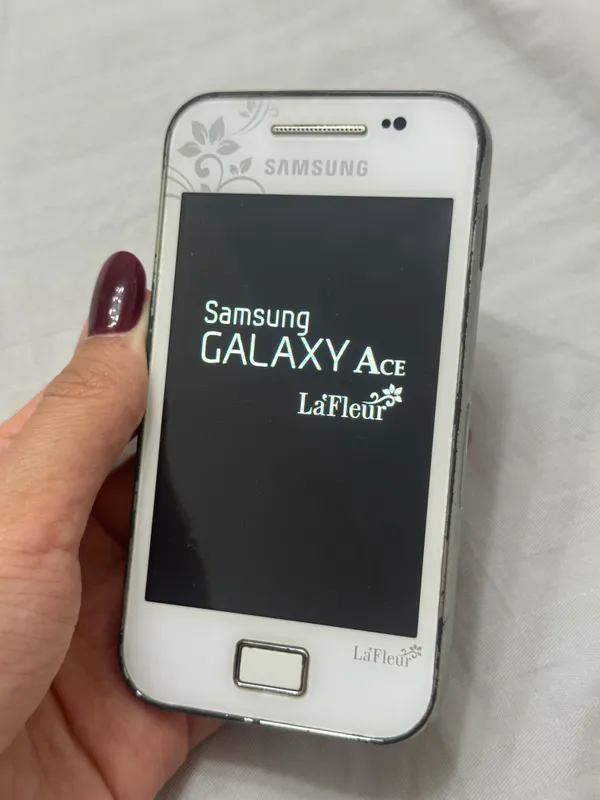 Samsung Galaxy Ace La Fleur (GT-S5830 modeli) 2 Samsung Galaxy Ace La Fleur (GT-S5830 modeli) 2