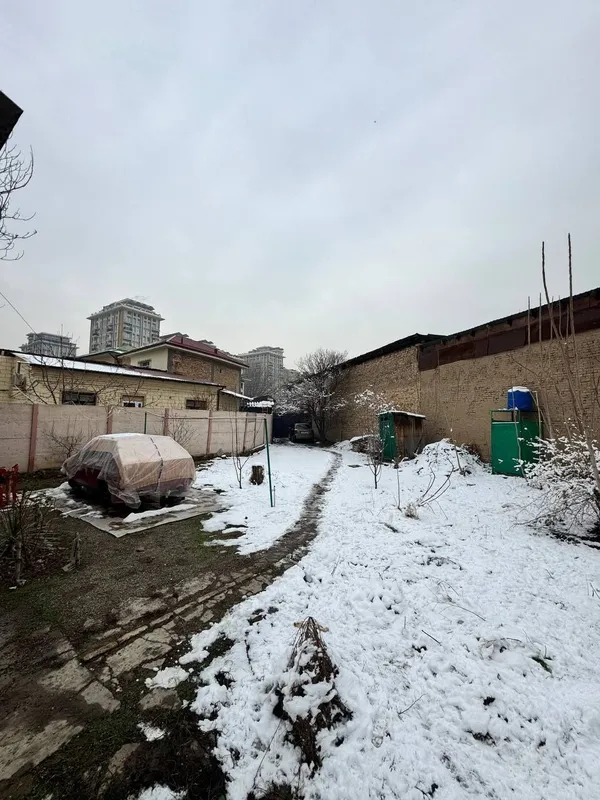 Участок в Центре мирабад Авеню