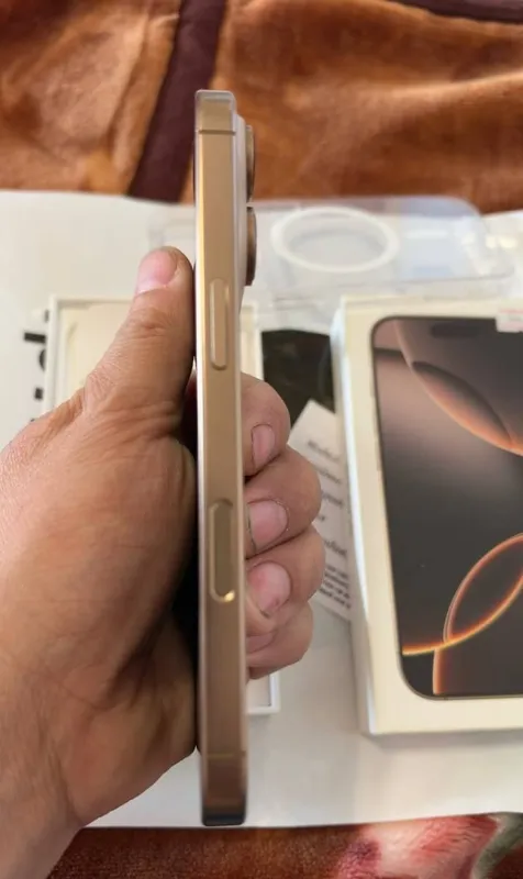 Iphone 16 pro 256 gb sim + esim 88 % batarea 7 Iphone 16 pro 256 gb sim + esim 88 % batarea 7