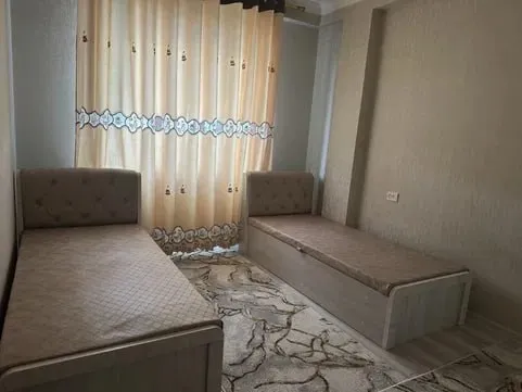 3-комнатная квартира, 65 м², 3/5 этаж 2