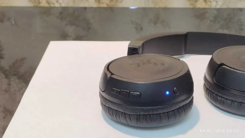 Наушники JBL TUNE 450BT Wireless on-ear headphones — фото 4