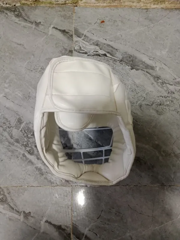Продам шлем для карате 2 Продам шлем для карате 2