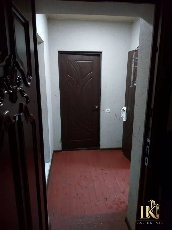 Shaxsiy sanuzelli yotoqxonada shinam xona sotiladi (18 m²) 4