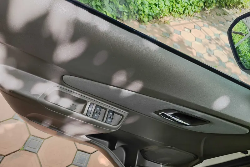 Chevrolet Cobalt 8