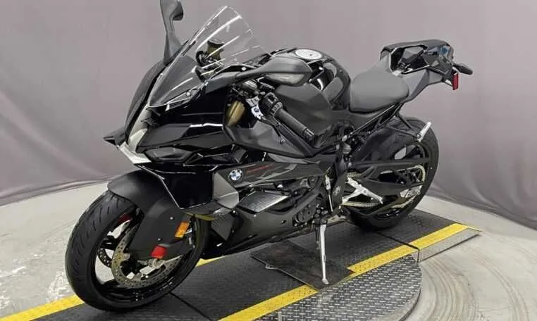 BMW S1000RR BlackStorm 2026 1 BMW S1000RR BlackStorm 2026 1