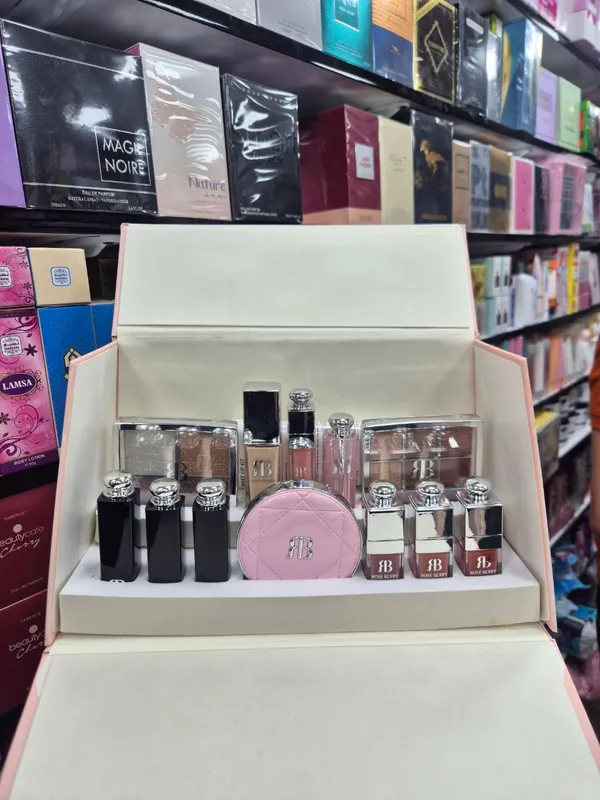 Набор косметики Roseberry 1