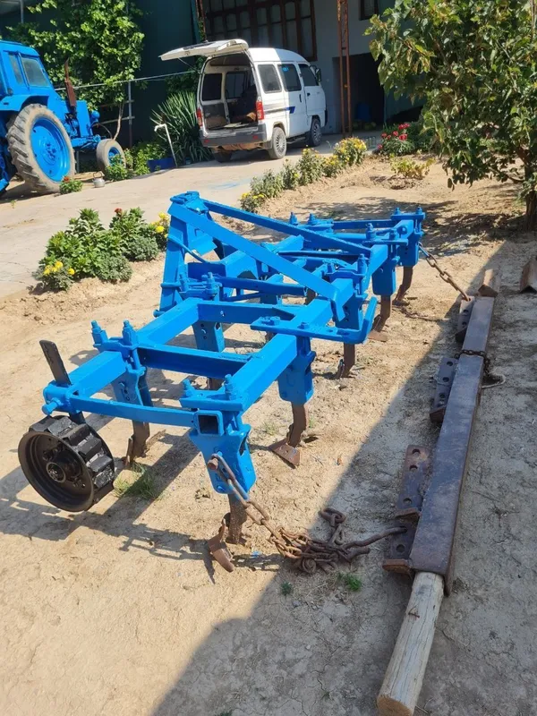 Traktor sotiladi , proseplari bilan 7