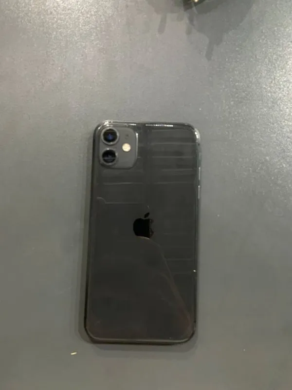Iphone 11 sotiladi holati 10/7 2