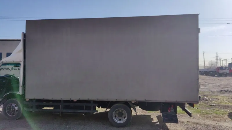 Продаётся тентованный кузов от Исузу в хорошем состоянии — фото 2 Продаётся тентованный кузов от Исузу в хорошем состоянии — фото 2