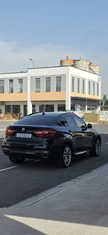 BMW X6 в идеальном состоянии 2017 — фото 2
