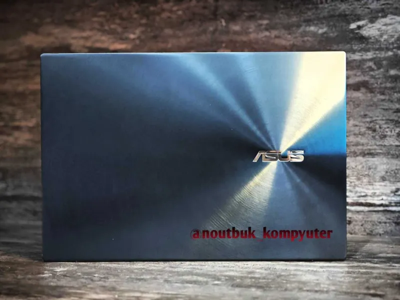 Мощный игровой Asus Zenbook Duo 4k