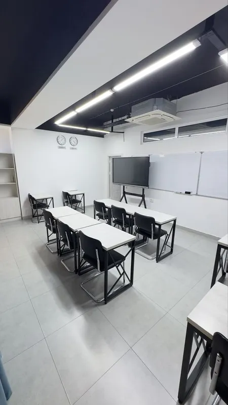 260 m² umumiy maydonga ega 3-qavat noturar joy ijaraga beriladi. 5 260 m² umumiy maydonga ega 3-qavat noturar joy ijaraga beriladi. 5
