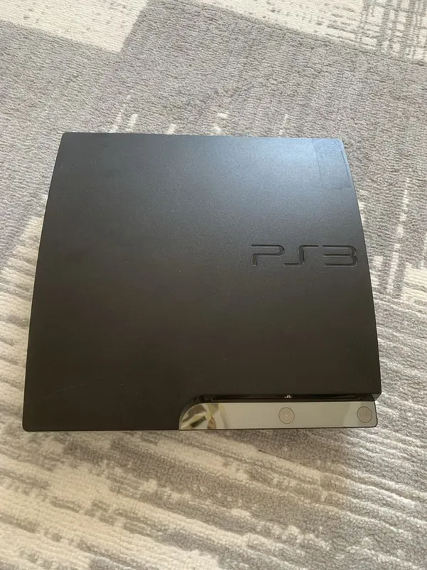 Playstation 3 500gb+40 ta uyin+2 ta joystick 3