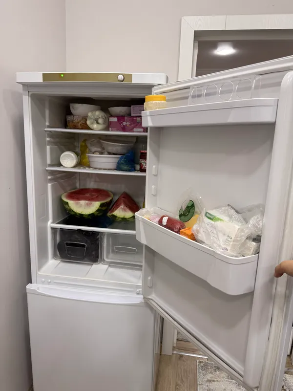 Indesit холодильник 4 Indesit холодильник 4