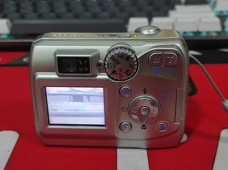 Цифровой фотоаппарат Nikon coolpix 2200 3 Цифровой фотоаппарат Nikon coolpix 2200 3