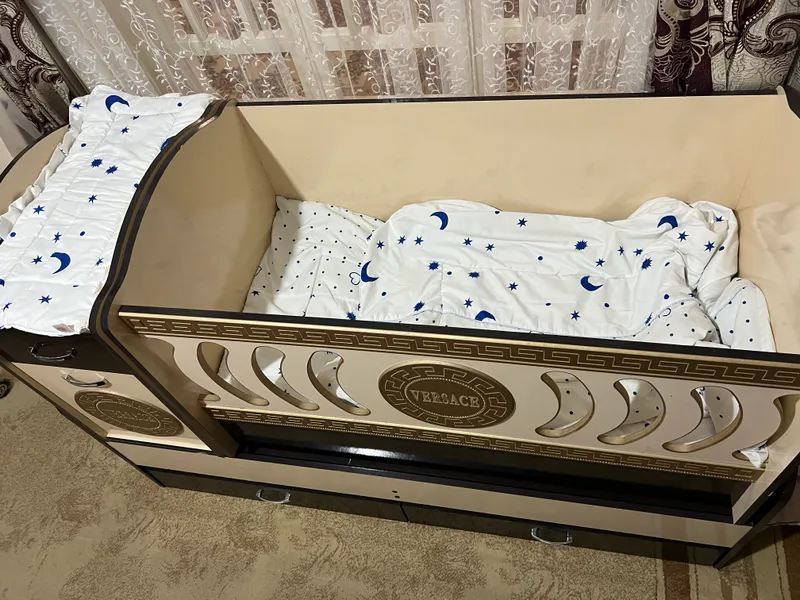 Кроватка два в одном