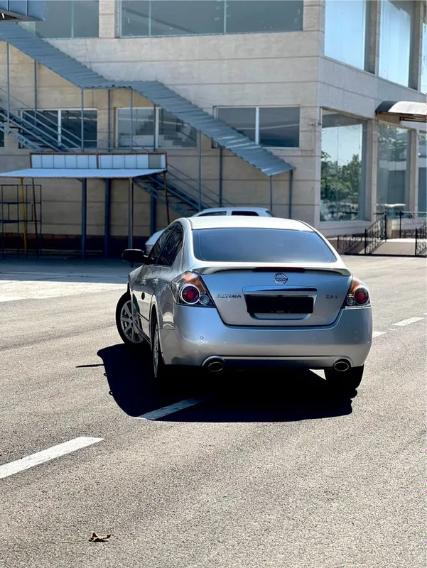 Nissan Altima Srochna sotiladi Metan gaz Gen bor naxtka — фото 1