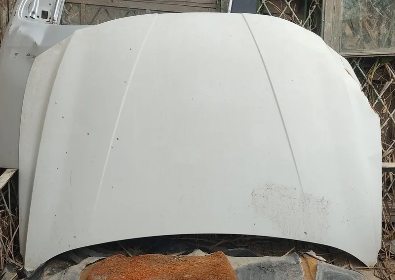 Hyundai Elantra капот