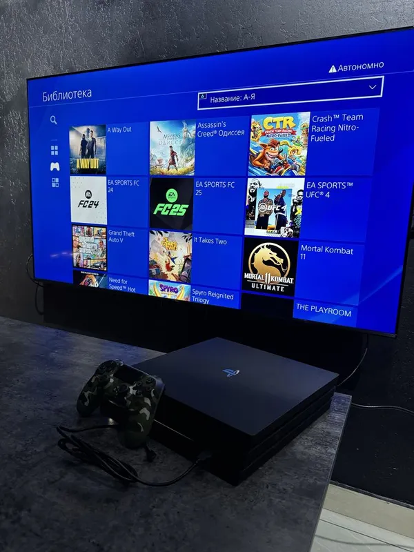 PlayStation 4 Pro с играми в отличном состоянии!!
