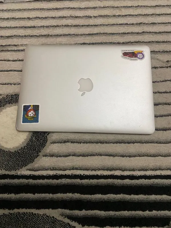 Macbook air i5 256 SSD 2 Macbook air i5 256 SSD 2