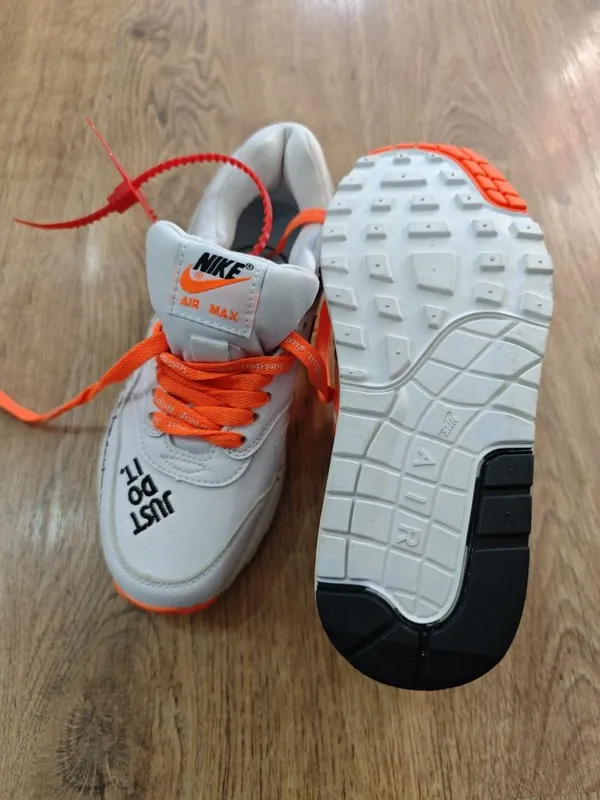 Продаются кроссовки Nike 5 Продаются кроссовки Nike 5