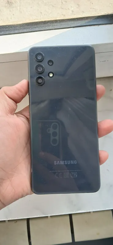 samsung a32 4g ekranini Orta joyi sal ishlamidi — фото 3