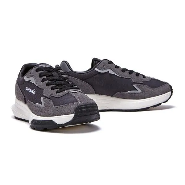 Продаються красовки фирмы UMBRO размер (EUR 40.5)