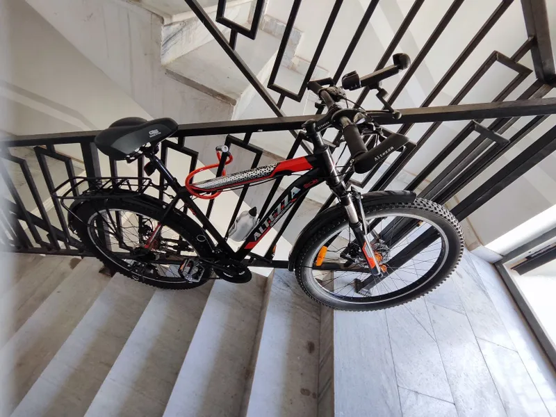 Velosiped yangi skorst amaltizator xammasi ishlaydi.narx kelishiladi