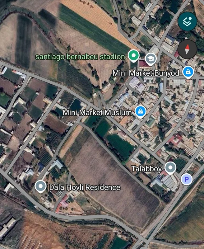 Uy sotiladi Roxat postidan 25 km 10 xonaliy uy gaz svet bor 1