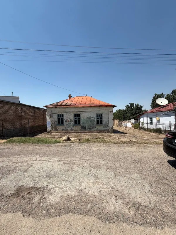 Прадаётся 4х Дом Джалаере 2 линя от дороги квадратный участок 1 Прадаётся 4х Дом Джалаере 2 линя от дороги квадратный участок 1