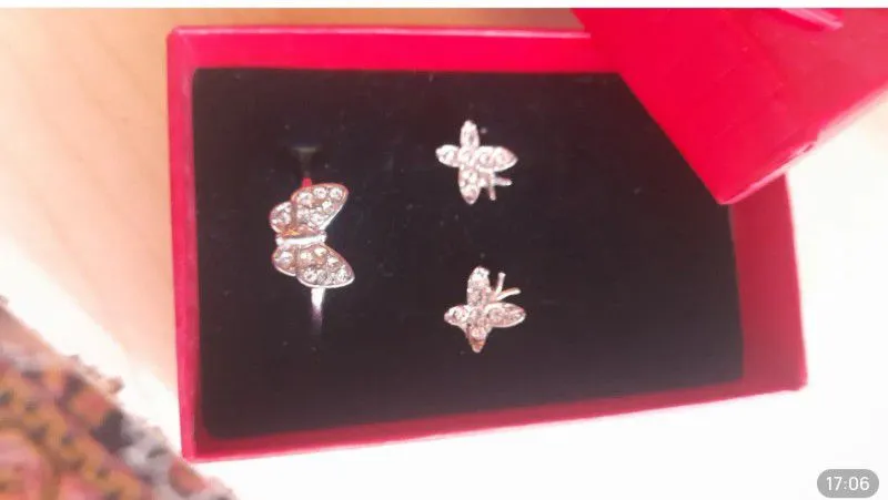 Juda chiroyli taqinchoq ózgacha yaltirash sifati 1 Juda chiroyli taqinchoq ózgacha yaltirash sifati 1