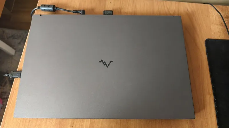 Ноутбук Maibenben Typhoon X565 3