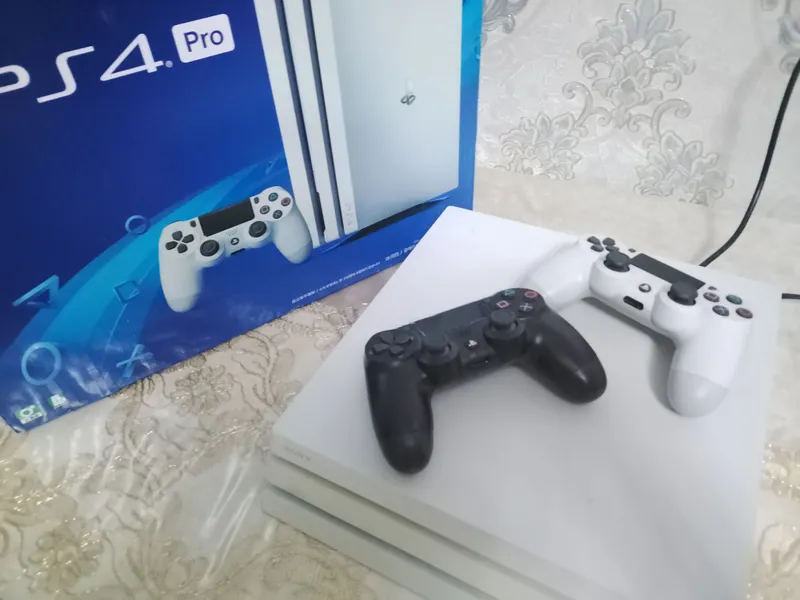 Play Station 4 pro — фото 2