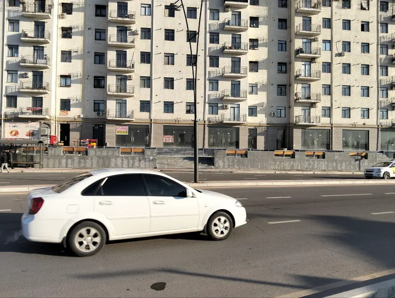 Продаётся  Коммерция   Юнус Абад-10 первая линия — фото 2