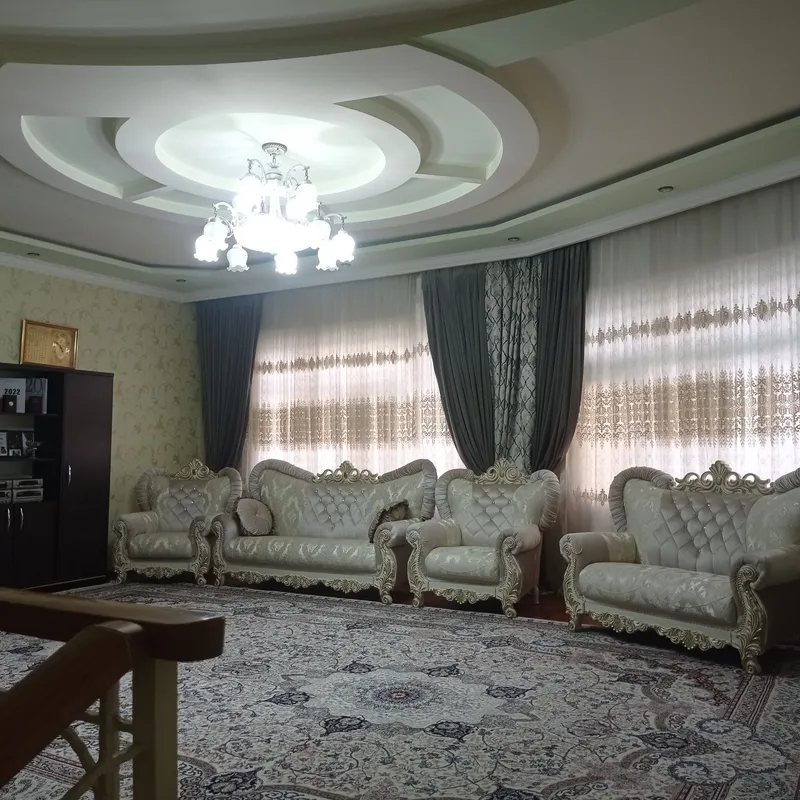Продаётся большой благородный уютный 2 эт.дом в Кибрае вдоль дороги — фото 1