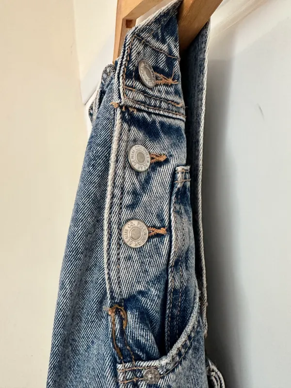 Женский джинсовый комбинезон от бренда Pull&Bear 5 Женский джинсовый комбинезон от бренда Pull&Bear 5