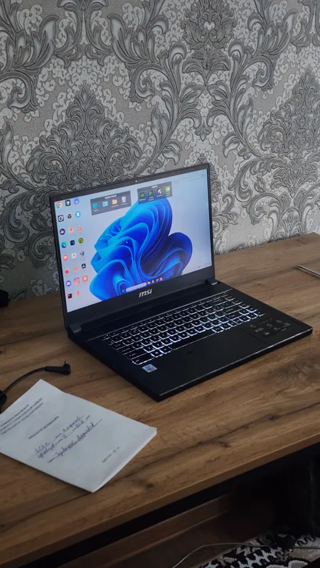 MSI Creator 15 [RTX 2060, i7, 4K] — фото 1