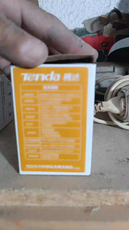 Это настольный 5-портовый коммутатор Tenda S105 Fast Ethernet 2 Это настольный 5-портовый коммутатор Tenda S105 Fast Ethernet 2