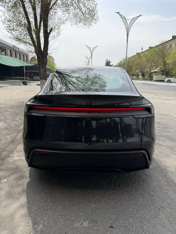 Tesla model Y Juniper — фото 1