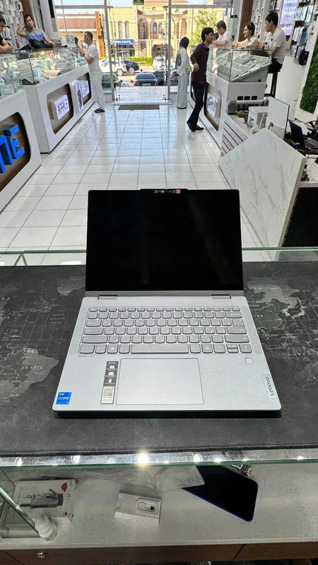 Lenova IdePad 5 14 dyum