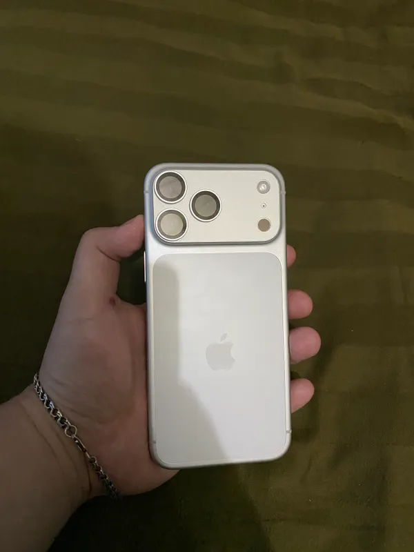 iPhone 17 pro max 1TB silver