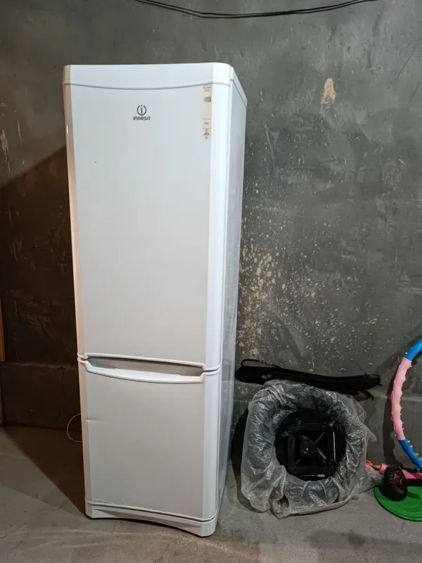 Muzlatgich indesit 4 Muzlatgich indesit 4