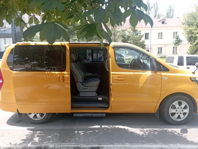 Hyundai Grand Starex 2