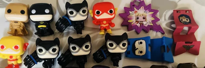 Фигурки из киндер джоя DC