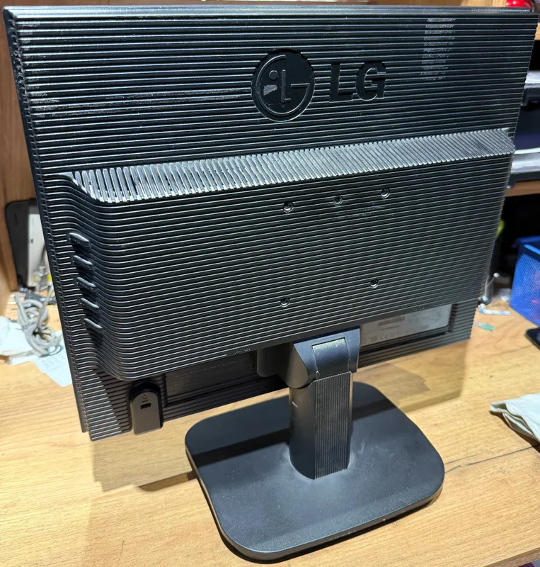 Мониторы 17'' Samsung SM 172x, LG L1718S — фото 3